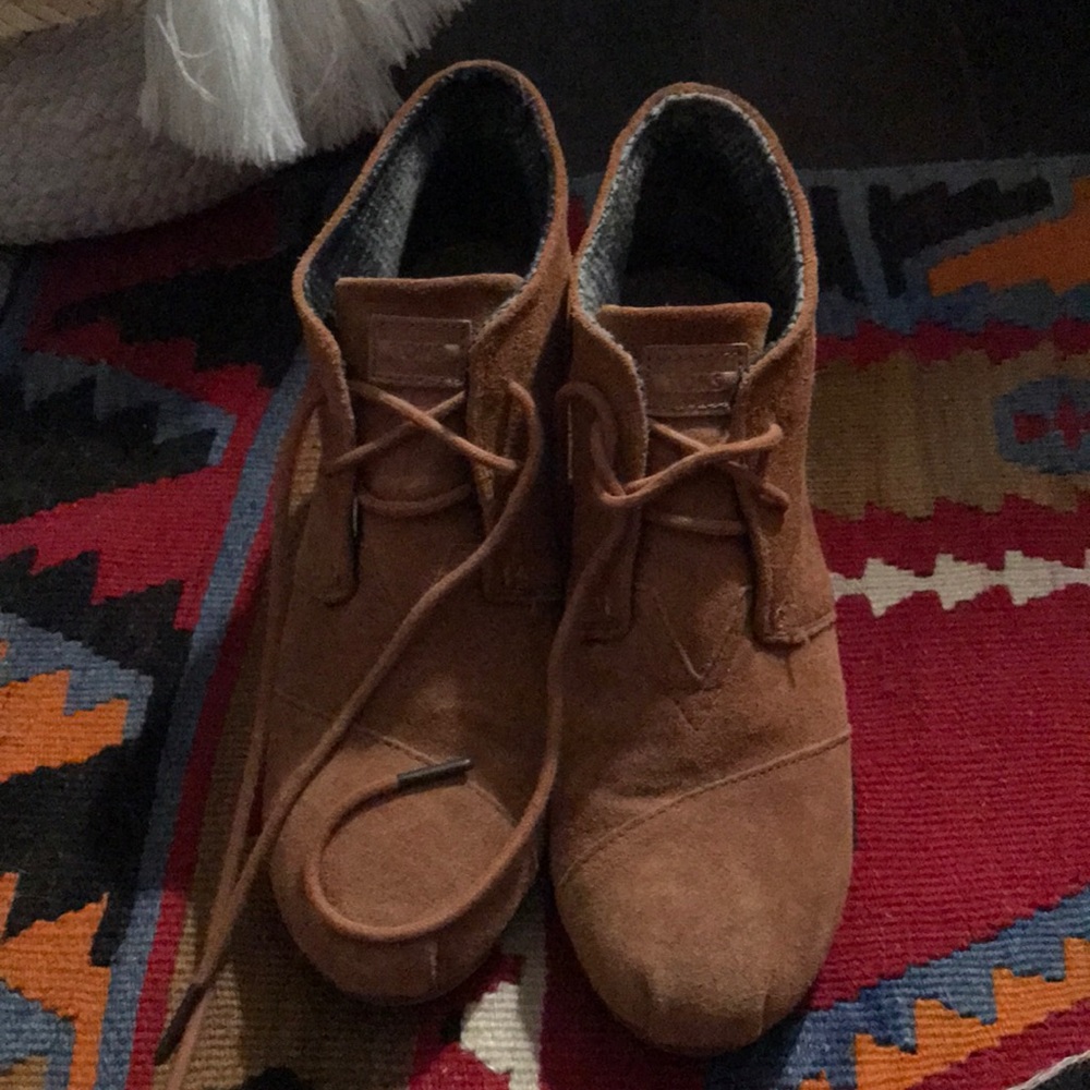 Toms Desert Wedge Bootie size 10